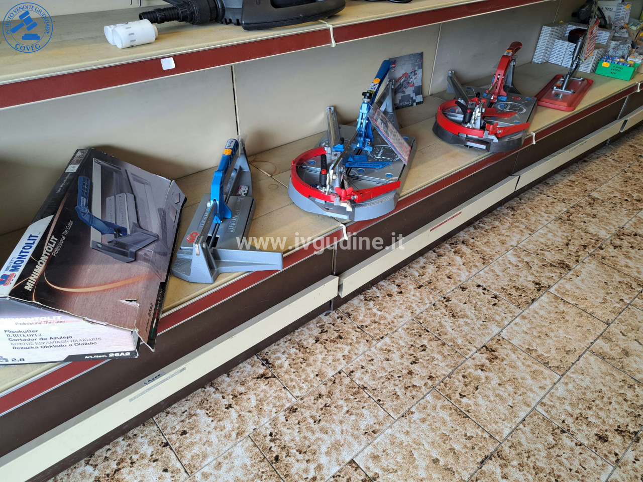 Foto 1 — Analisi Forense Lotto: Professional Tiling Equipment (Montolit)