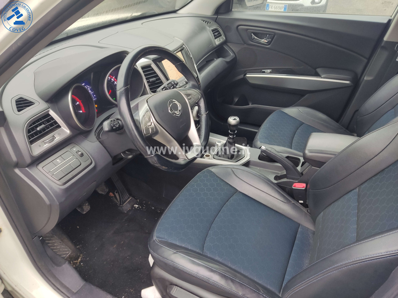 Foto 13 — Autoveicolo SSANGYONG TIVOLI targato FD96***, anno di immatricolazione 2016, cc 1.597, kW 84,60 (115 CV), alimentato a gasolio, km rilevati 87.806, provvisto dei documenti di circo…