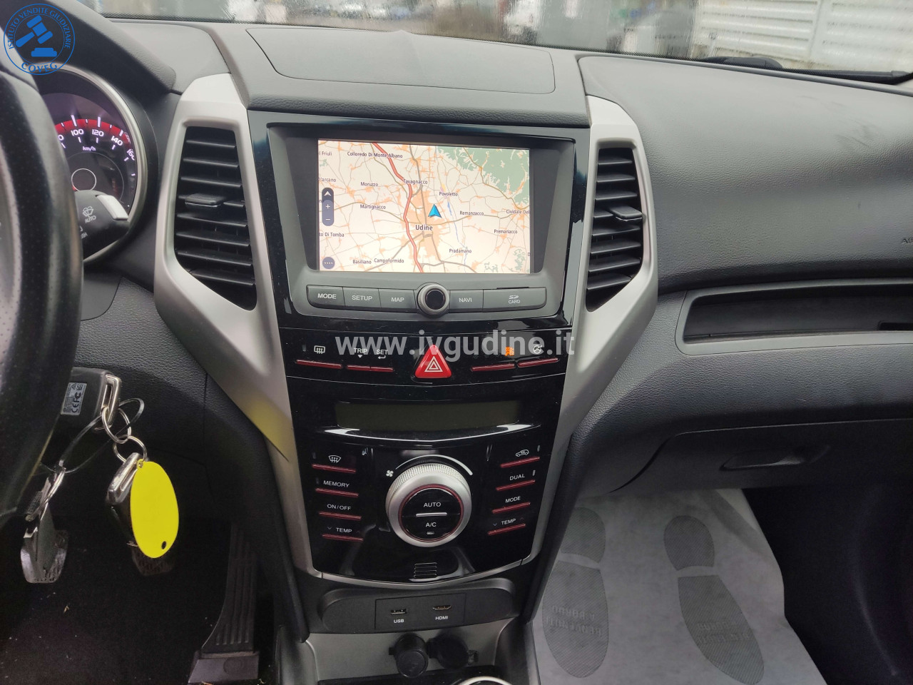 Foto 11 — Autoveicolo SSANGYONG TIVOLI targato FD96***, anno di immatricolazione 2016, cc 1.597, kW 84,60 (115 CV), alimentato a gasolio, km rilevati 87.806, provvisto dei documenti di circo…