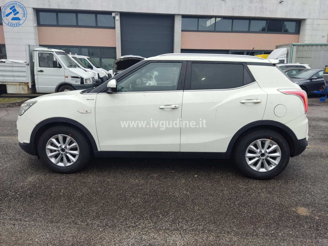 Foto 6 — Autoveicolo SSANGYONG TIVOLI targato FD96***, anno di immatricolazione 2016, cc 1.597, kW 84,60 (115 CV), alimentato a gasolio, km rilevati 87.806, provvisto dei documenti di circo…