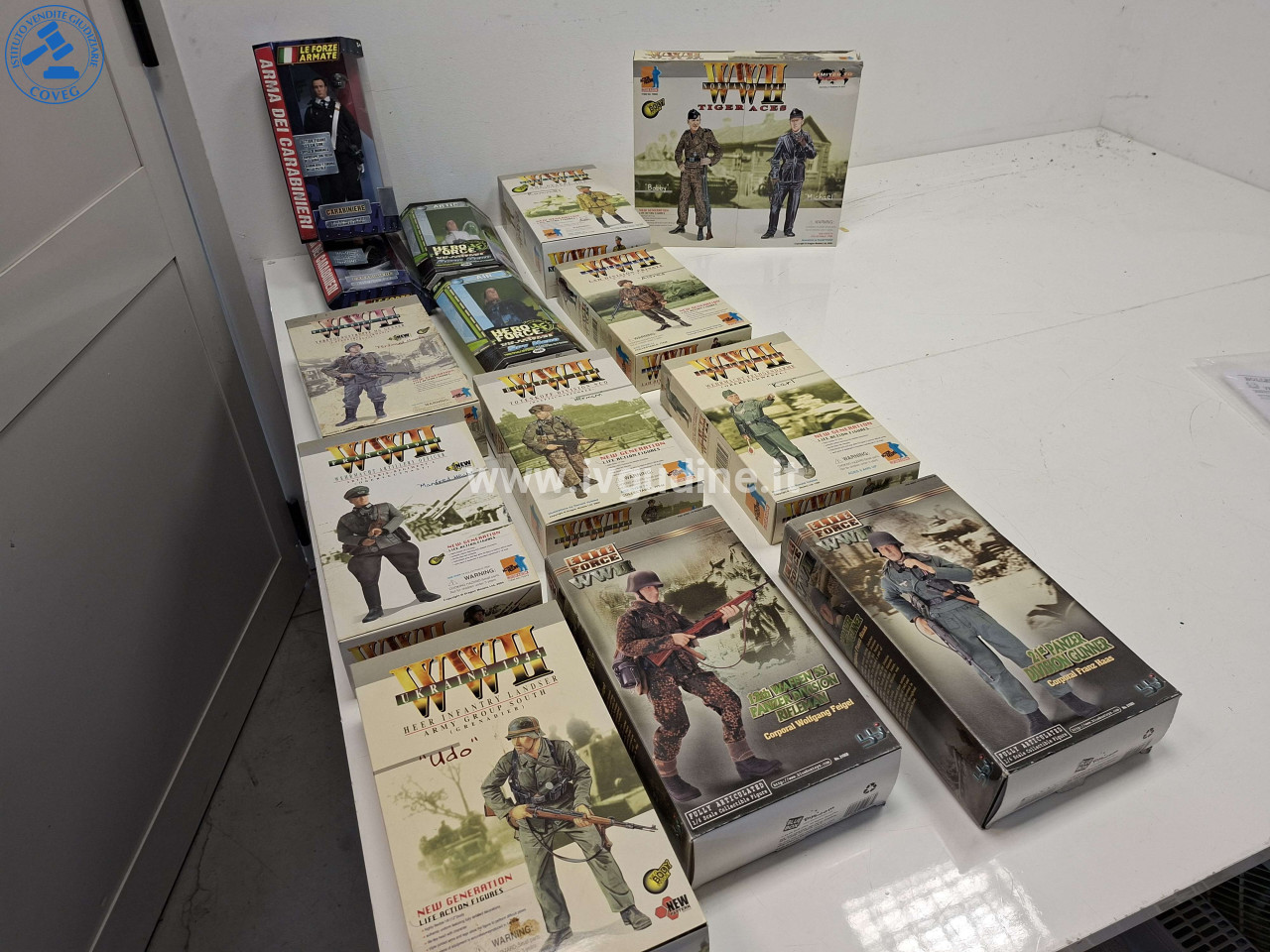 (Lotto n.228) n.14 Action Figure 1/6 (12") e 25-30cm in scatola - marche Dragon Models, Blue Box/Elite Force (BBI), Gig, Forze Armate. Prevalenza tema militare WWII tedesco.