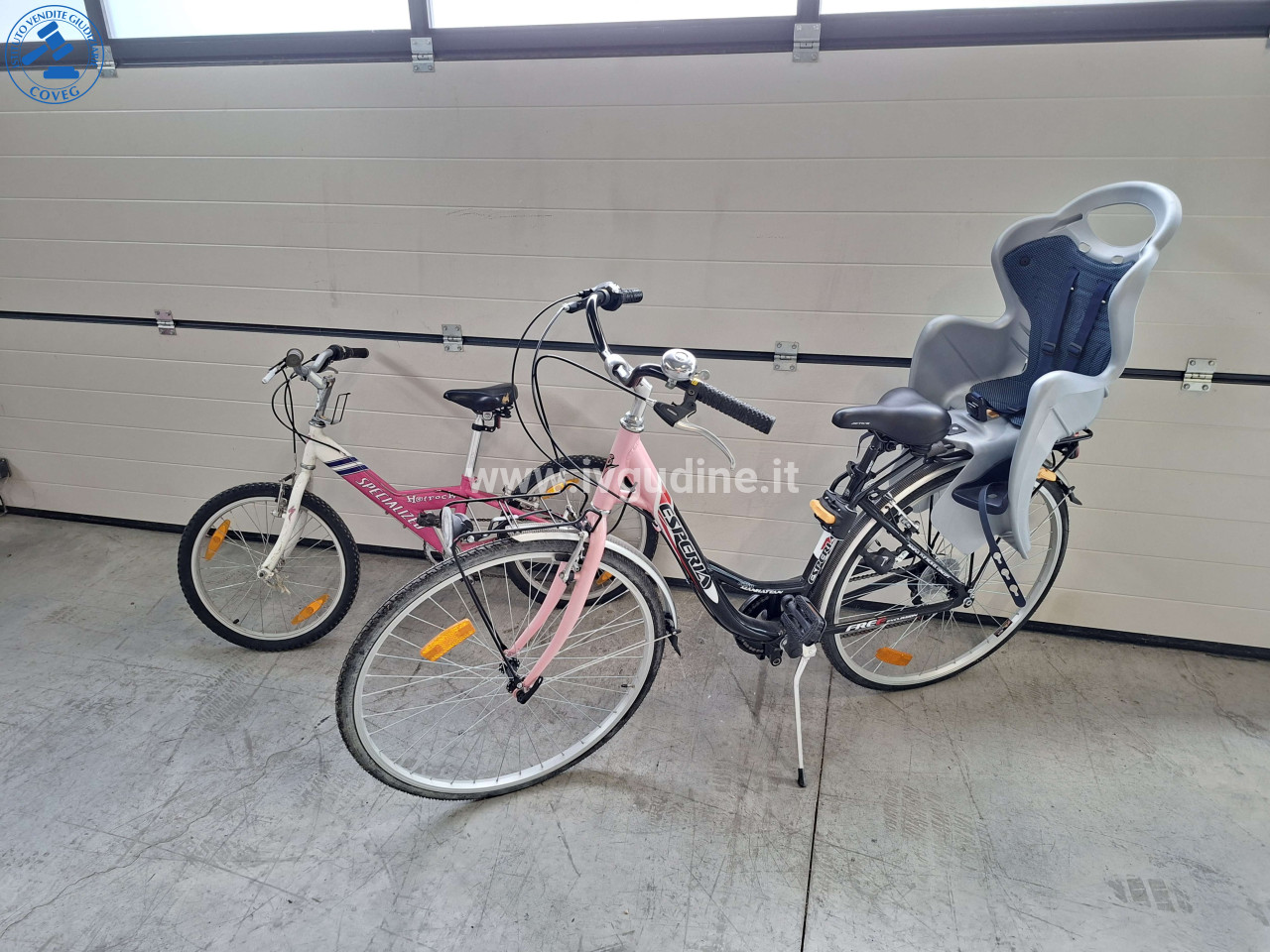 (Lotto n.3) Bicicletta da donna Esperia con seggiolino ed una bicicletta per bimba Specialized