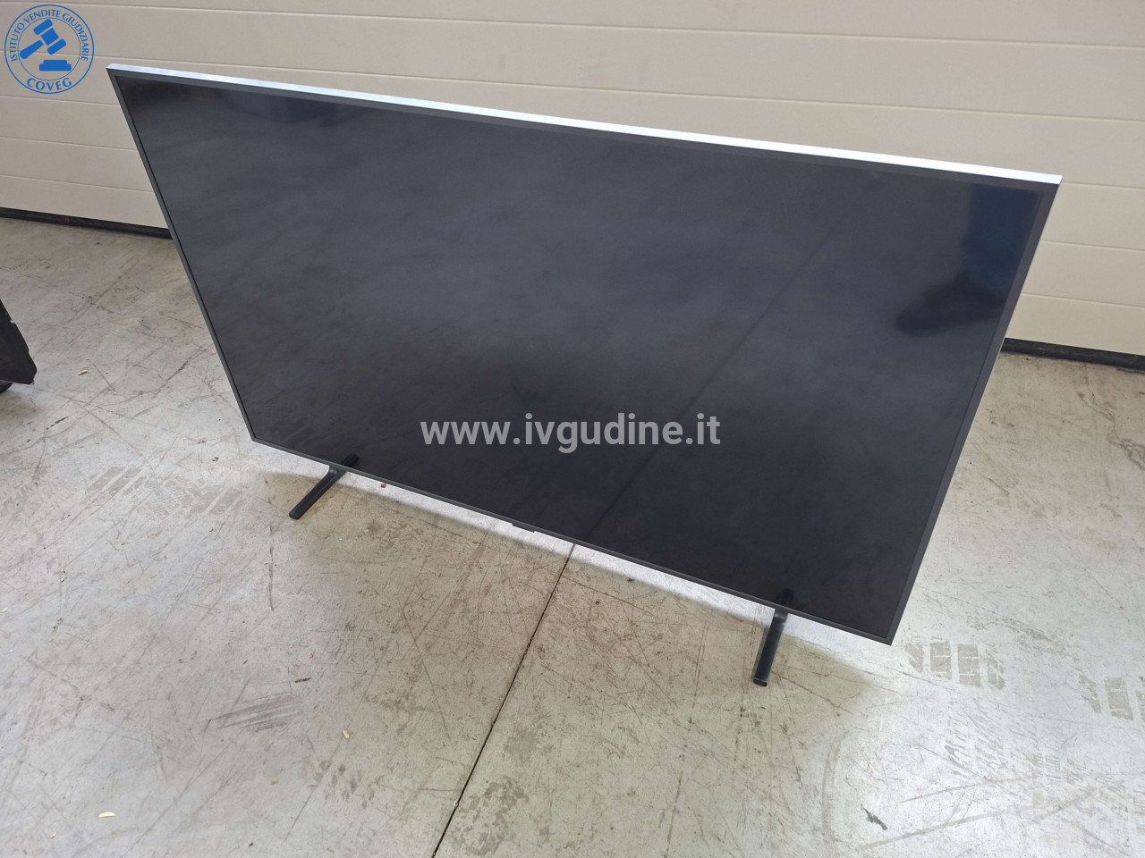 Foto 2 — (Lotto n.6) Smart TV Samsung 55" UE55RU8000 (4K 2019) + TV LCD Samsung 32" LE32C450 (2010)